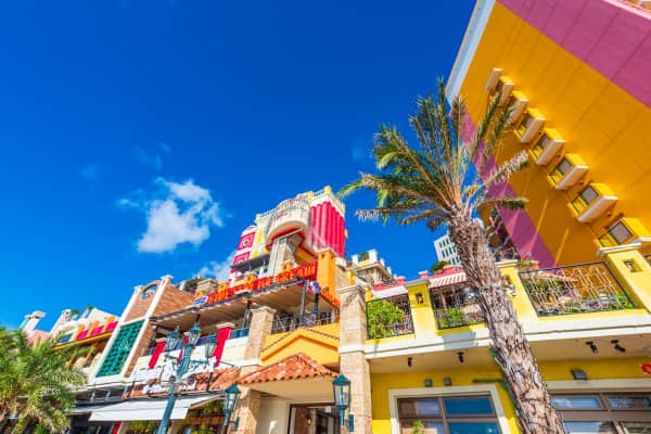 アメリカンビレッジ（車で約50分）